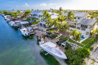 Image de 15% to 20% Off Luxury House Close To The Ocean In Port Antigua