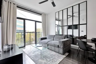 Image de Modern 1br w/ Pool & Parking – Cozy & Central