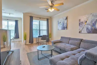 Image de Haven With Patio + Gym & Pool and Garaged Parking