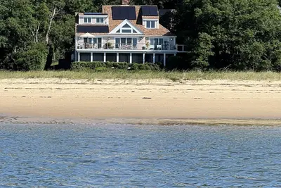 Image de Beachfront `Cape` on Wellfleet Bay with epic views and private beach!