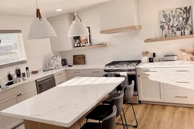 Image de Sleeps 6 pool home, with  golf course views.