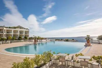 Image de Appartement avec clim, terrasse, vue mer, piscine et parking - Benakey