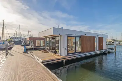 Image de Luxury Houseboat: \"Liberdade\" with sauna. Dinghy included.