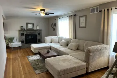 Image de Private house right outside of Pittsburgh, pet friendly!