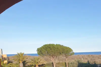 Image de T2 cabine de 37m² vue mer à 150m de la plage