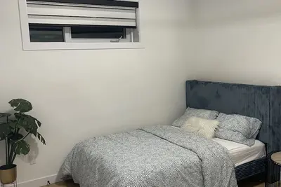 Image de Cozy private suite in Sw Edmonton close to Windermere and Edmonton Airport