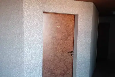 Image de Studio lumineux 27m2, idéalement placé dans le centre. Balcon et jardin privatif