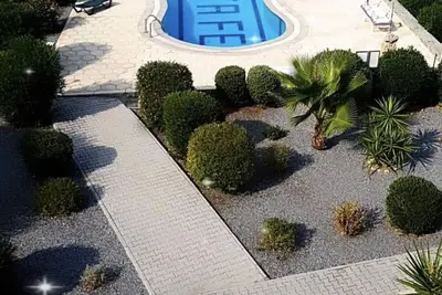 Image de Luxury Apartment with large entertaining terrace and private garden.