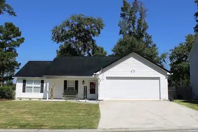 Image de Cozy 3 bed 2 bath close to tennis courts, Berry College, mall, movie theater