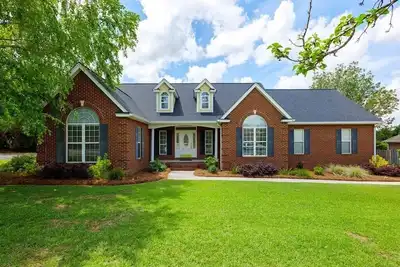 Image de Arbor Run Oasis: Southern Charm & Modern Elegance