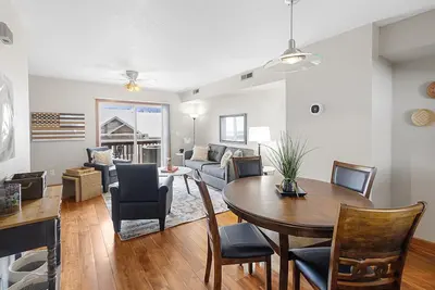 Image de Updated-100Mbps-Smart Tv-3 TVs-Full Kitchen-W/D