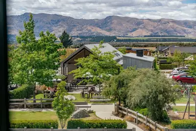 Image de The Alpine Pad - Wanaka Holiday Apartment