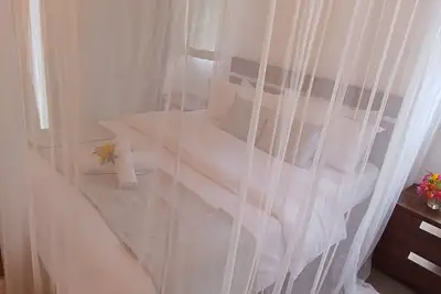 Image de Cozy, furnished apartment fit for love birds with beach front and chef on request