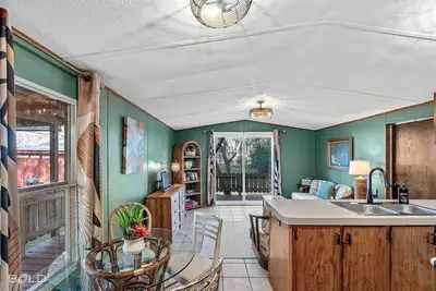 Image de Chic Cypress View Cabin with Canoes! @ Caddo Shores Cabins, Uncertain, Texas