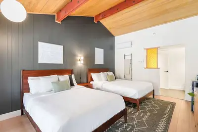 Image de Cave Springs Resort Hotel Room 10 (Visit Mt Shasta)
