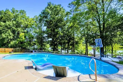 Image de Secluded Lakefront | Private Pool | Dock | Hot Tub