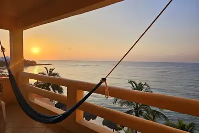 Penthouse-Balcony w Hammock, Direct Ocean View, Half Moon Bay, Akumal