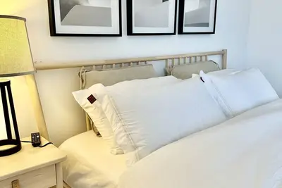Serene 3br, 2ba with Free Garage Parking -Nyc Access, 5 Mins to Ewr, Newark, Nj