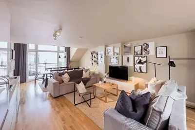 Image de TurnKey | Karlin Deluxe Apartment – Balcony