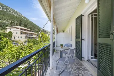 Image de Studio 'Avec vue sur la montagne' avec vue sur la mer