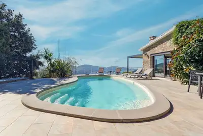 Villa 'Bumortu' avec vue sur mer, Wi-Fi et climatisation