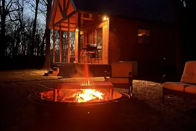 Image de Newly Built Secluded Cabin w/ Loft!