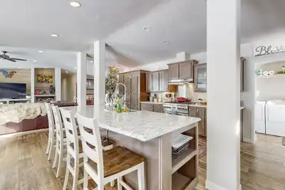 Image de Grand Manor - Near Tamarack and Lake Cascade - Ac - Pet friendly - fenced yard - trailer parking