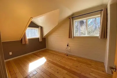 Comfy 2br Furnished home w big deck! 1 acre Rv Parking w power. Sleeps 7