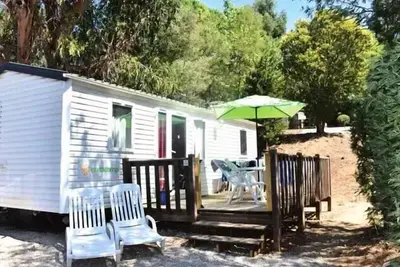 Image de Mobil-home | Classic | 3 Ch. | 6 pers. | Terrasse surélevée non couverte | A/C