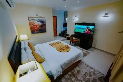 Image de Royal Suite With Pool Near to Delma Park