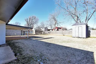 Image de Cozy and cute 3 bedroom home that can accommodate up to 8  people. \n