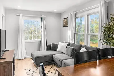 Image de Silver Spring Serenity: 2br/2ba, Nature & Access`