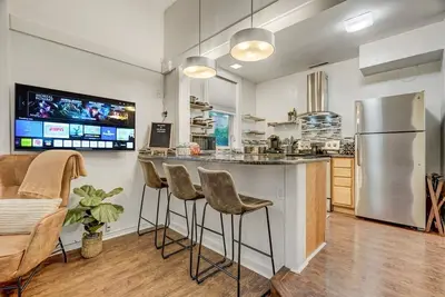 Miners Anvil! Steps to Historic District & Occ