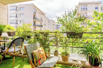 Image de Large Two-bedroom Flat to Rent in Paris, 100m From Beautiful Buttes Chaumont Parc