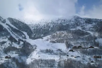 Image de Valmeinier village : studio 5 couchages, rénové fin 23, à 20 m des télésièges