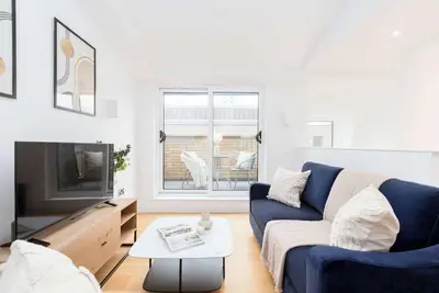 Image de Moderne 2br 2ba avec Balcon à Soho