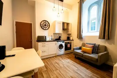 Image de Converted Chapel Swansea | King Bed | Sleeps 4.