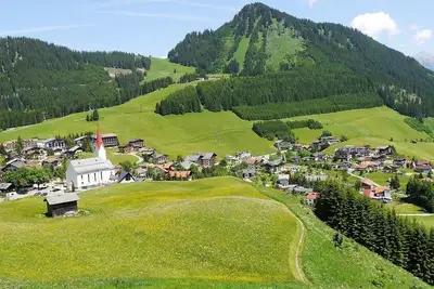 Image de Top 6 - GroĂźzĂĽgiges Apartment mit Bergblick