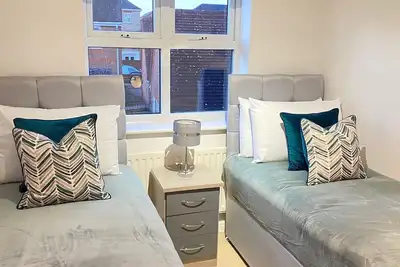 Image de Cosy Family Home Perfect for Groups Contractor Welcome Hs2