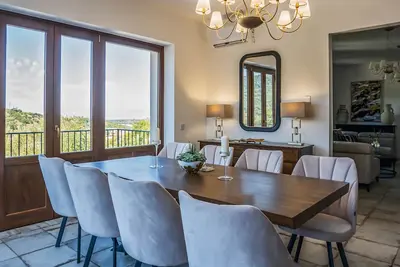 Image de Luxury hillside villa with country & sea views close to beaches\n\n