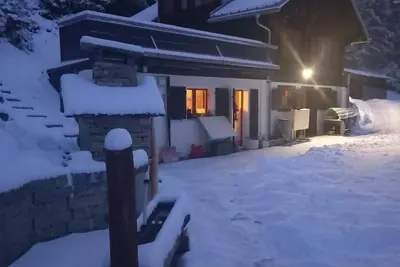 Image de chalet familial de 1895 tout confort avec une vue magnifique