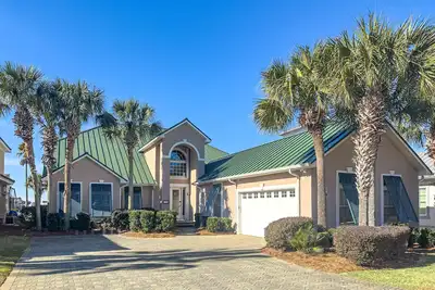 Image de Beach House, Private Pool, Water view, Sleeps 12, Golf Cart