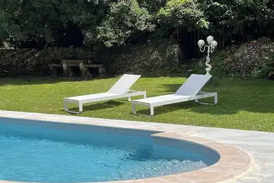 Image de Location de vacances -le \"T2\" du Castel Silence-dans son écrin de verdure