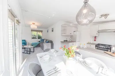 Comfortable, well located lodge at popular White Cross Bay Holiday Park with access to the Lake