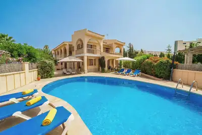 Image de Maison meurtonnaise pour 8 personnes Ă 350m de la mer avec piscine