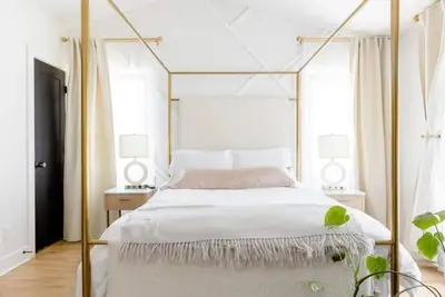 Luxe Modern Hideaway in Downtown Decatur - 1br 1ba