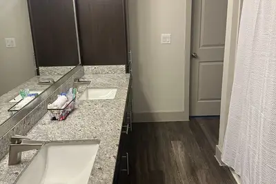 Image de Houston 2bed apartment - 10 min. from the Galleria, 5 min from Meyerland plaza.