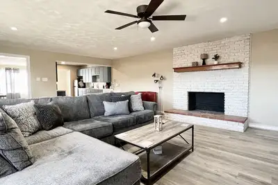 Image de Yellowhouse- Great location in the Medical District