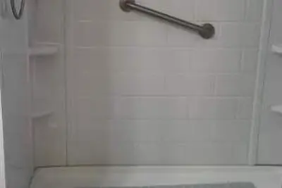 Image de Cozy Native American Village! \nHOT Tub! \nPET Friendly! \nFenced-in yards!