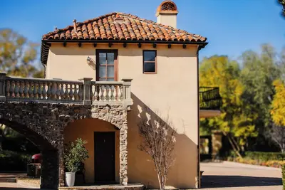 Image de Lovely cottage / gorgeous views / minutes from Six Flags